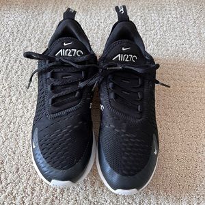 Nike Women’s AirMax270 size 8